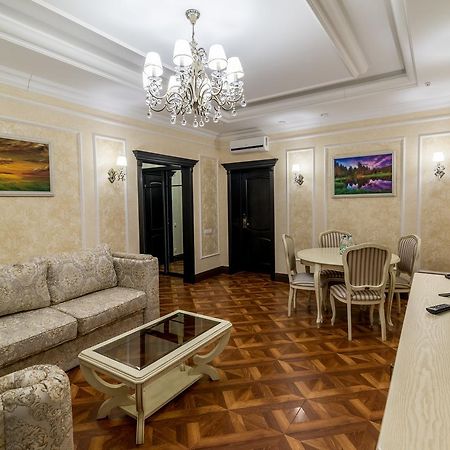 Krts Korona Hotel Sudilovichi Eksteriør billede