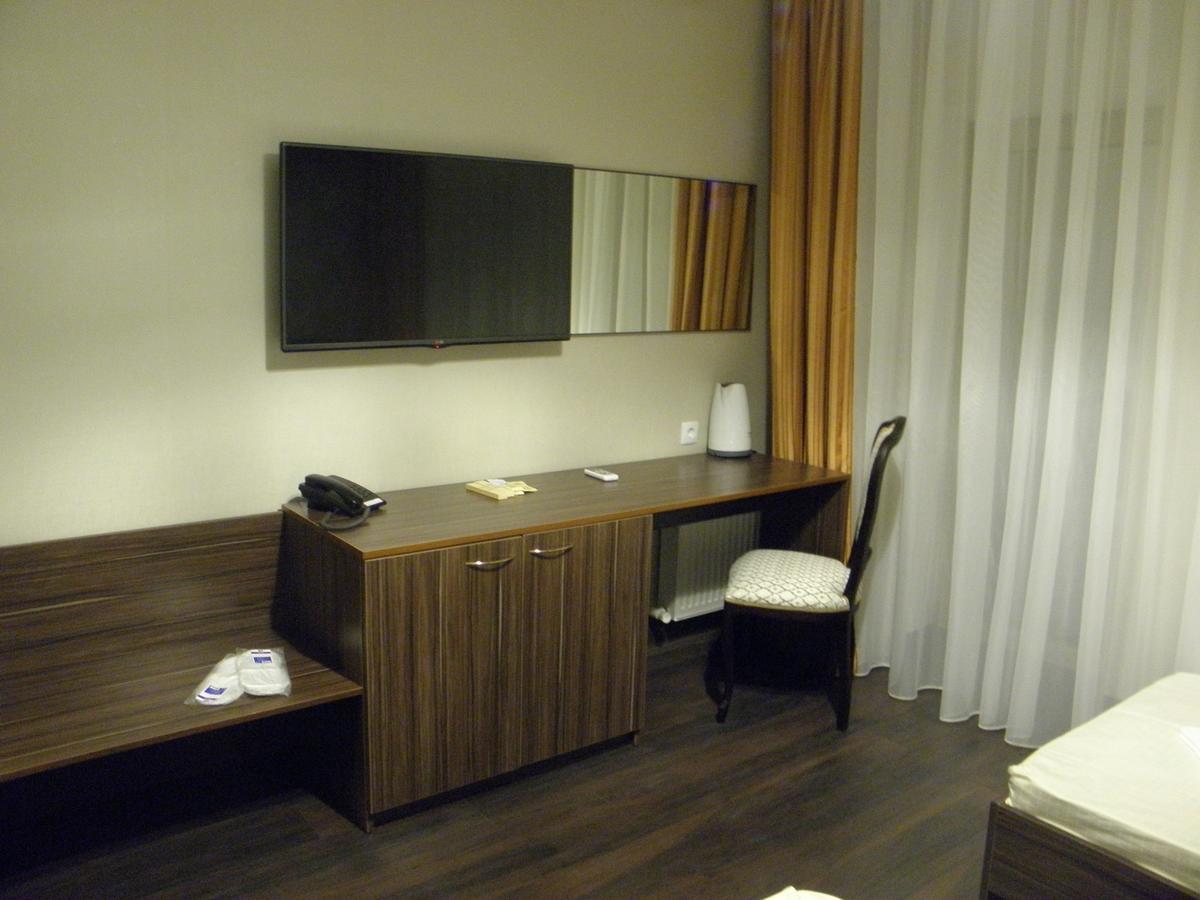 Krts Korona Hotel Sudilovichi Eksteriør billede